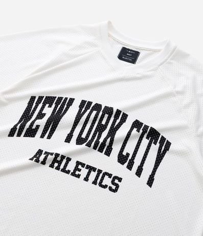 Remera Boxy en Mesh con Estampa Lettering New York City Athletics 9