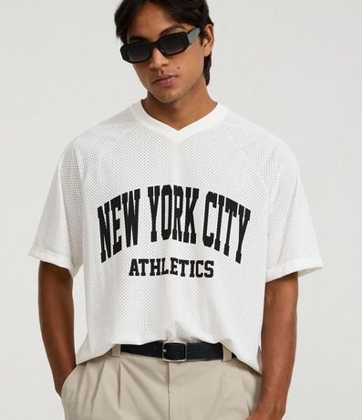 Remera Boxy en Mesh con Estampa Lettering New York City Athletics