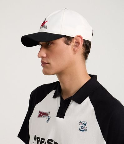 Gorra Aba Curva en Sarga con Bordado Bola 8 2