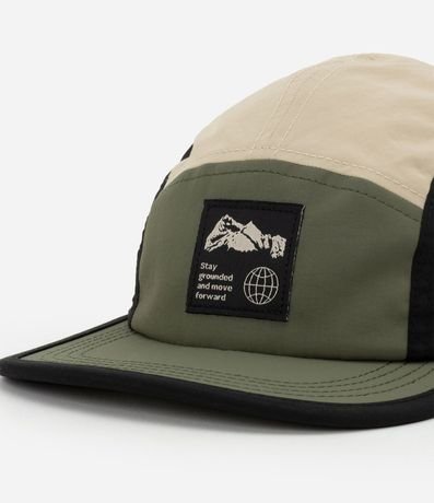 Gorra 5 Panel en Microfibra con Recortes y Etiqueta Stay Grounded 6