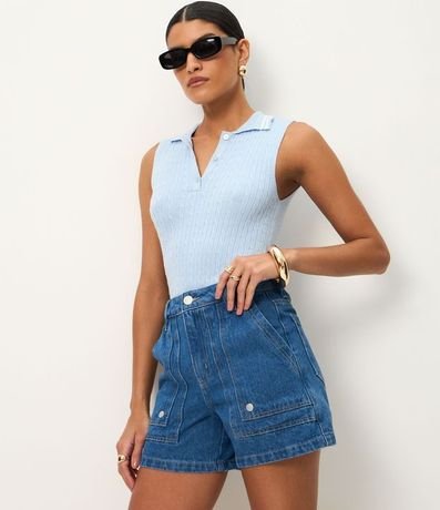 Short Mom en Jeans con Recorte en Bolsillo Carpintero 2