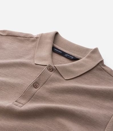 Polo Slim en Media Malla con Botones y Textura Acanalada 9