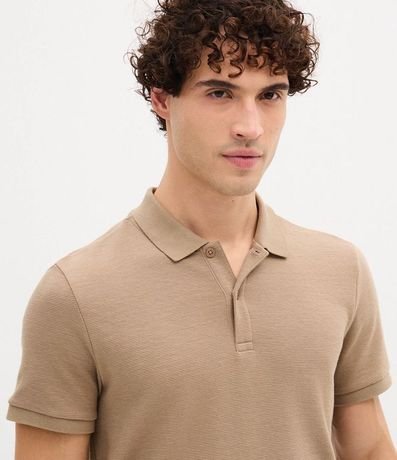 Polo Slim en Media Malla con Botones y Textura Acanalada 4
