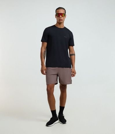 Remera Deportiva Regular con Tecnologia Dry y Estampa Localizada 2