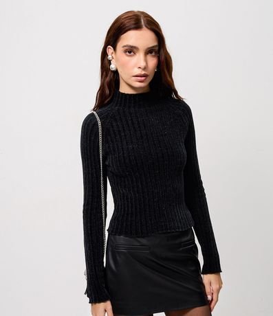 Blusa Cropped en Punto con Cuello Alto