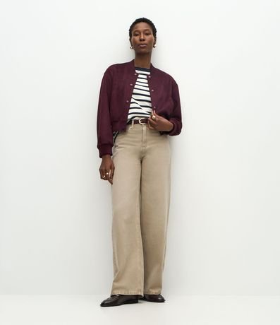 Campera Bomber en Gamuza con Bajo Ayustadas y Recortes