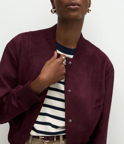 Campera Bomber en Gamuza con Bajo Ayustadas y Recortes 2