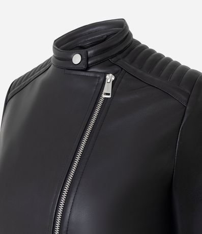 Campera Biker en PU con Capitoneada en el Hombro y Fechamentos en Cremallera 6