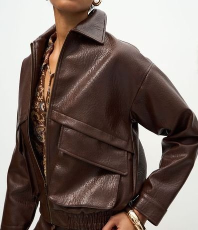 Campera de PU con Bolsillos tipo Fuelle y Cierre 6