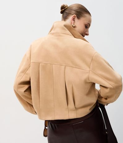 Campera Estructurada en Gamuza con Bolsillos Delanteros 4