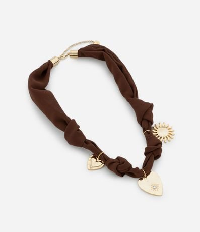 Collar Corto en Tejido Chiffon con Colgantes de Sol y Corazón 2