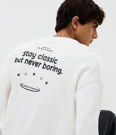 Remera con Elastano Texturizado y Estampa Lettering 3