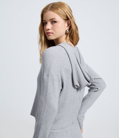 Cardigan Femenino con Capucha en Tricot con Cierre 5