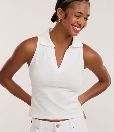 Blusa Polo en Escote V sin Mangas 5