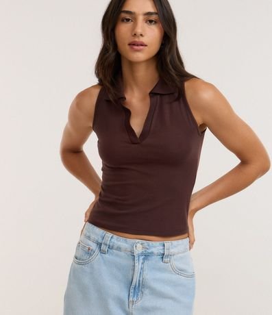 Blusa Polo en Escote V sin Mangas 4