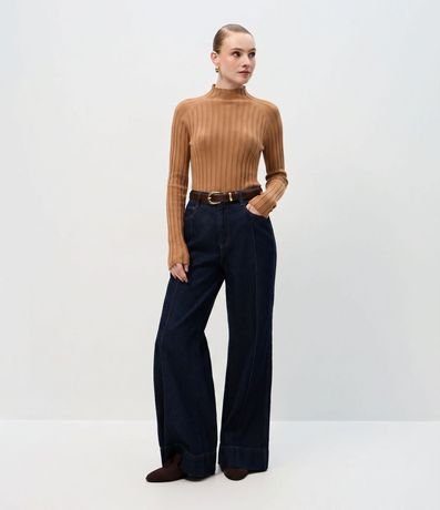 Blusa en Punto con Cuello Alto y Manga Larga