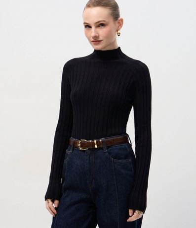 Blusa en Punto con Cuello Alto y Manga Larga