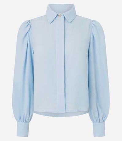 Camisa en Crepé con Botón Diferenciado y Manga Abullonada
