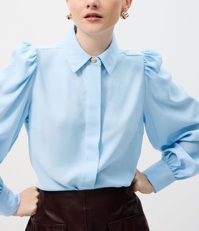 Camisa en Crepé con Botón Diferenciado y Manga Abullonada 4