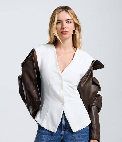 Blusa en Punto Roma con Escote en V y Cierre por Botones