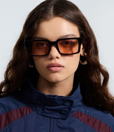 Campera Corta Vento Oversized con Recortes Contrastantes 3