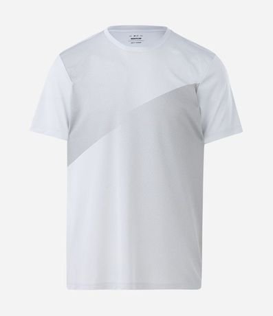 Remera Deportiva con Degradé Lateral y Protección UV 6