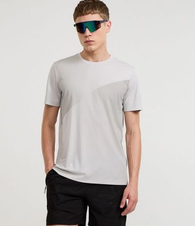 Remera Deportiva con Degradé Lateral y Protección UV