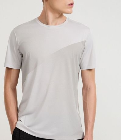 Remera Deportiva con Degradé Lateral y Protección UV 3