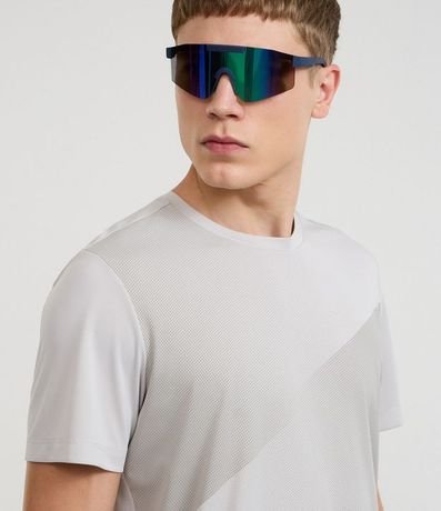 Remera Deportiva con Degradé Lateral y Protección UV 5