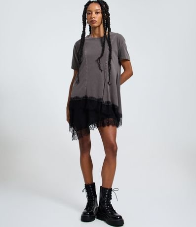 Remera Desteñida en Algodón con Recortes y Bajo de Encaje 2