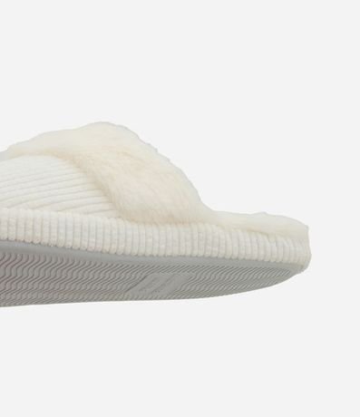 Pantufla Abierta Texturizada de Peluche 4