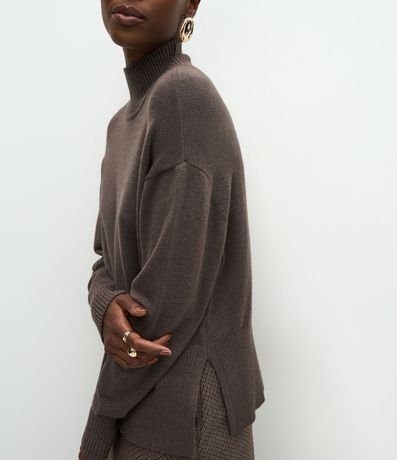 Blusa Alargada en Punto con Cuello Alto 4