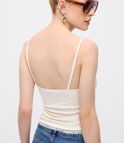 Blusa en Rib con Breteles Finos y Encaje en el Escote 4