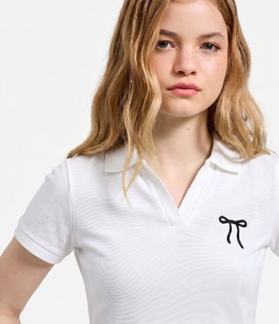Blusa Polo en Piquet con Bordado de Lazo 2