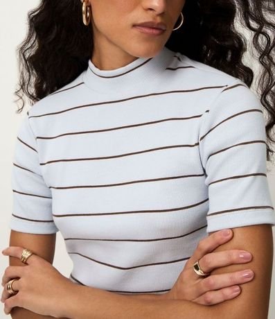 Blusa en Rib con Cuello Mediano y Estampa Rayada 4