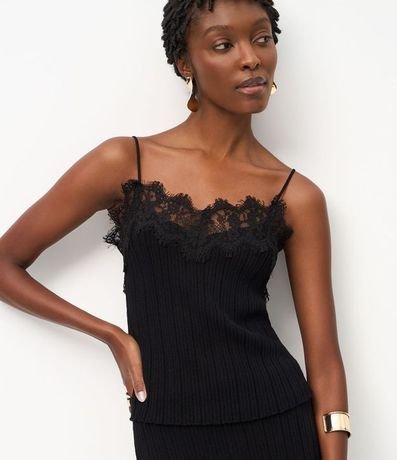 Blusa Bretel Fino en Punto con Aplicación de Encaje