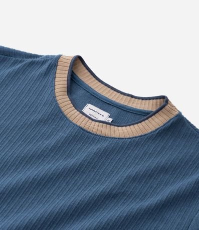 Remera en Algodón Texturizado con Cuello y Manga Contrastante 5