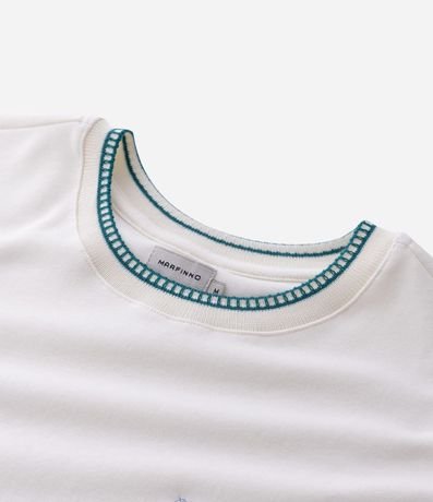 Remera Manga Corta con Sellos Bordados 4