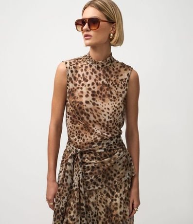 Blusa en Tule Alargada con Cuello Alto y Estampado Animal Print