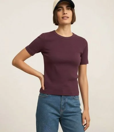 Blusa Básica Ajustada en Rib con Cuello Redondo 7