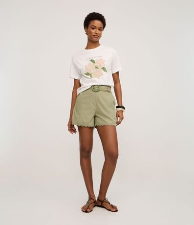 Remera con Estampado Floral y Bordado en las Flores 2