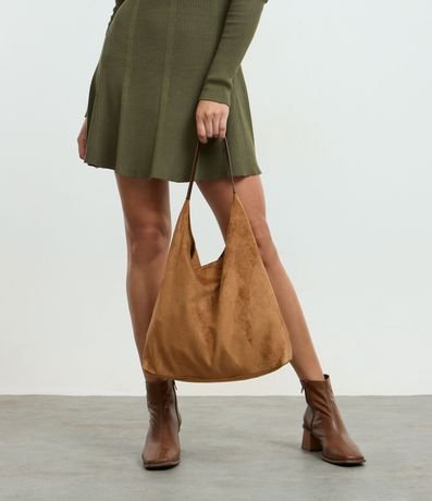 Cartera Hobo Grande en Gamuza con Asa Contrastante 7