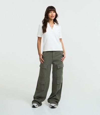 Blusa Polo en Gamuza con Cuello Abierta 2