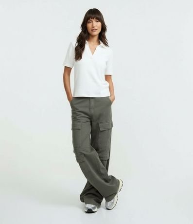 Blusa Polo en Gamuza con Cuello Abierta 5