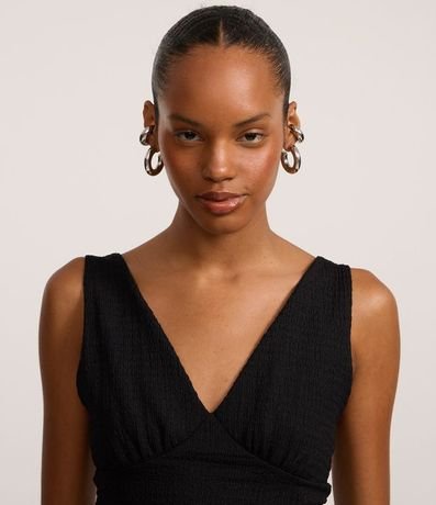 Blusa Texturizada con Escote V y Recorte no Busto 3