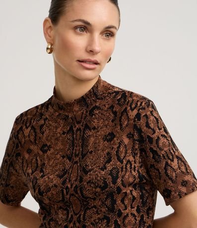 Blusa Acanalada en Rib con Estampa Cobra 3