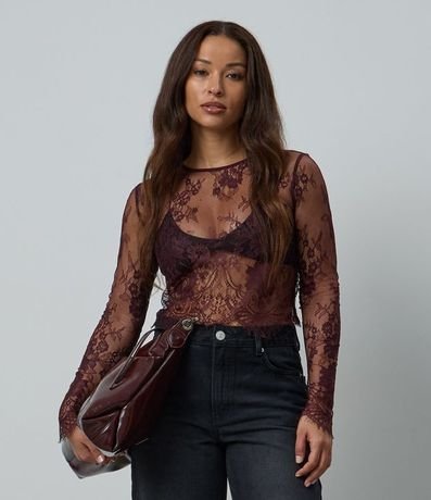 Blusa Cuello Alto con Diseños de Flores en Encaje