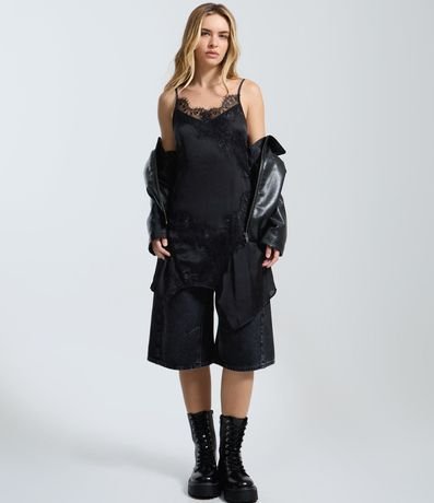 Vestido en Satén con Detalles en Encaje 2
