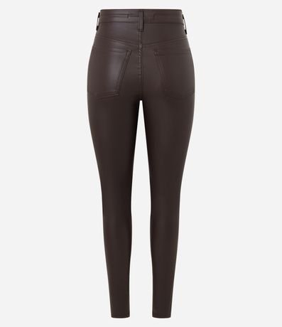 Pantalón Skinny en Sarga Resinada con Cintura Mediana 2