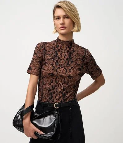 Blusa Acanalada en Rib con Estampa Cobra